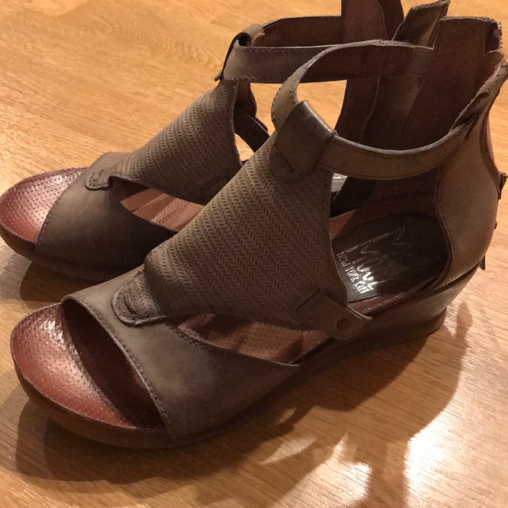 Miss Mooz olive green bootie sandals